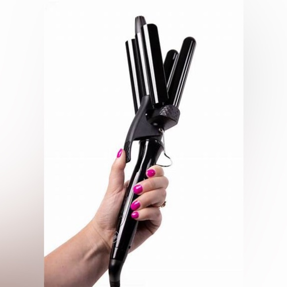 Donna Bella new in box 3 barrel waver